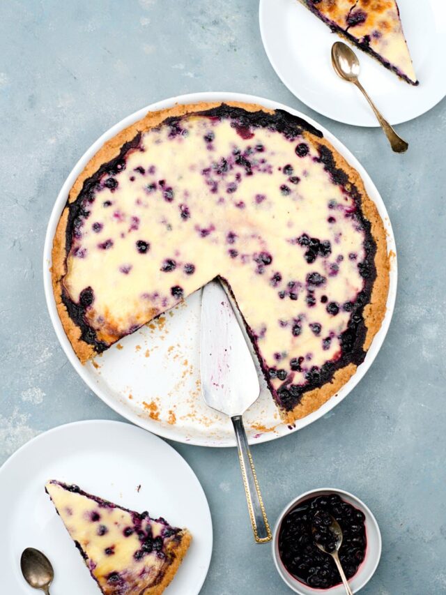 cropped-homemade-blueberry-pie.jpg